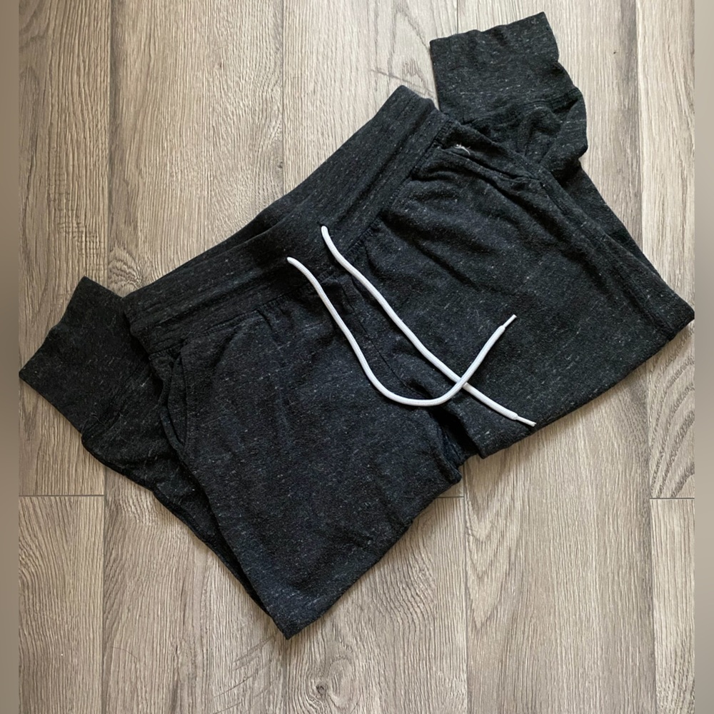 Danskin Now Charcoal Jogger Pants Capri’s
